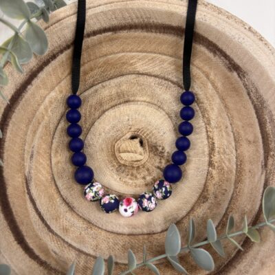 Collier d'allaitement pivoine bleue